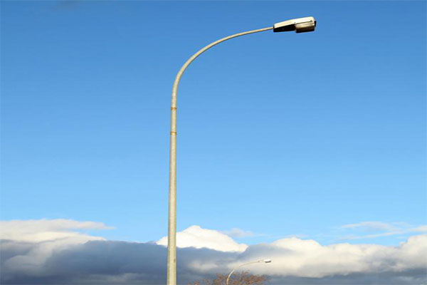 What are Traditional Street Lights