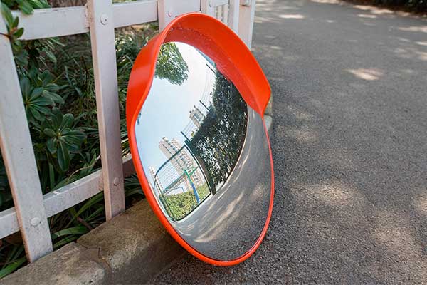 Uses of Safety Convex Mirrors