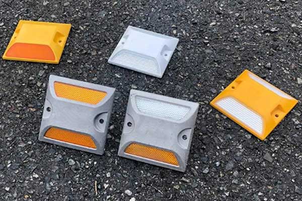 Key Factors Affecting Road Studs Price