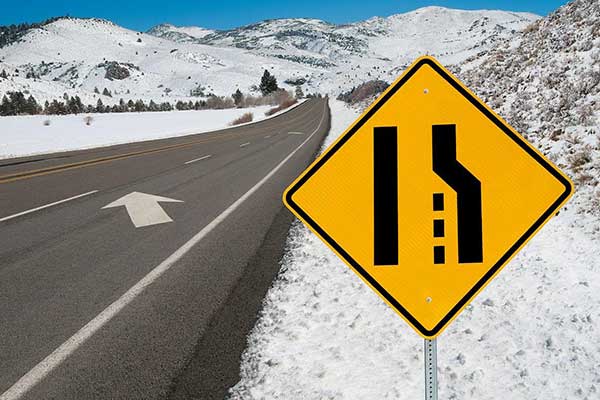 Design Features of Merging Traffic Signs