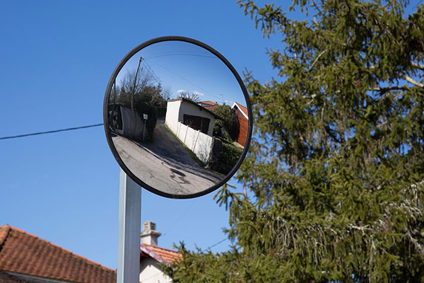Major Uses of Convex Mirrors
