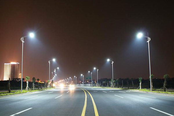 Street Light Height and Light Distribution Relationship
