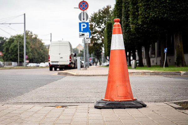 Where Are Orange Traffic Cones Used